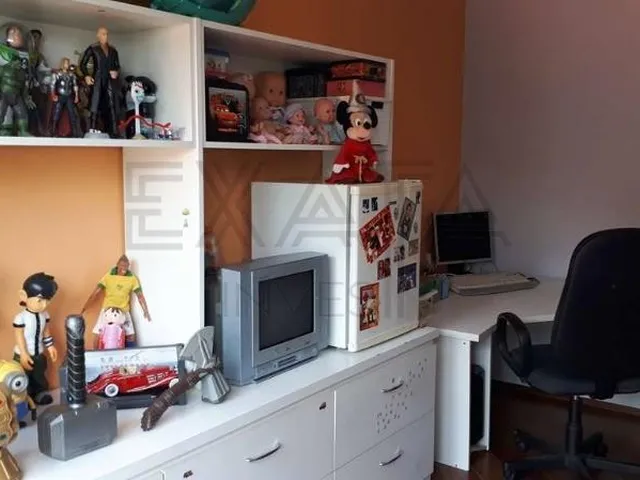 Imagem 10: Descrição do imóvel: Linda casa contemporânea, com 2 lareiras e ótimo