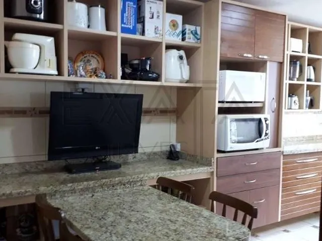 Imagem 15: Descrição do imóvel: Linda casa contemporânea, com 2 lareiras e ótimo