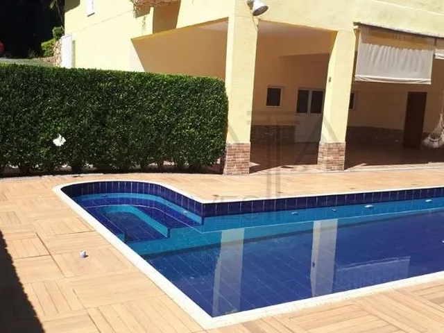 Imagem 3: Descrição do imóvel: Linda casa contemporânea, com 2 lareiras e ótimo