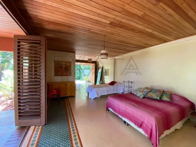 Imagem 4: CASA SEDE: Casa de madeira com vista para mar, 05 dormitórios sendo 04 suítes, 02