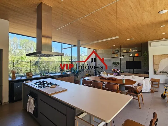 Imagem 3: Excelente Casa de Alto Padrão com 4 Suítes no Loteamento Fechado Terra Caxambu