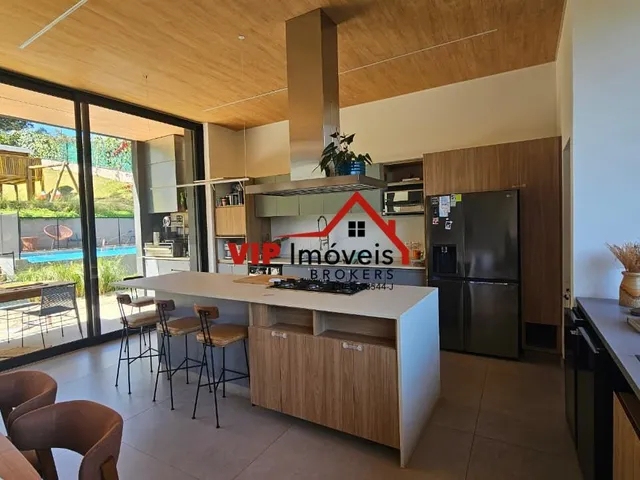 Imagem 14: Excelente Casa de Alto Padrão com 4 Suítes no Loteamento Fechado Terra Caxambu