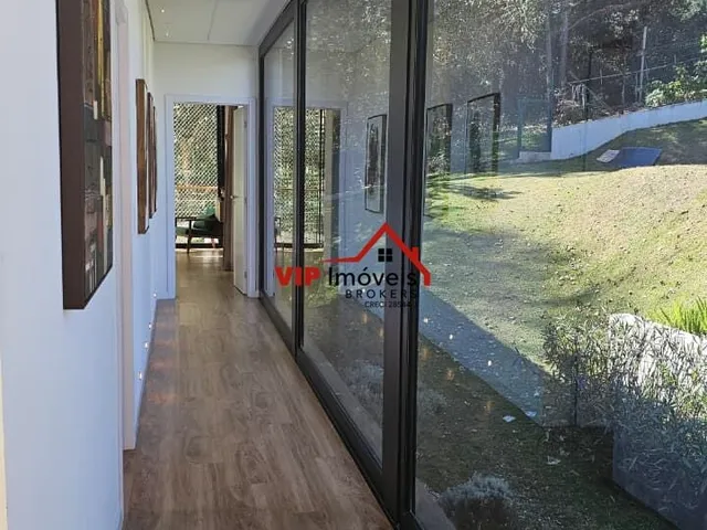 Imagem 4: Excelente Casa de Alto Padrão com 4 Suítes no Loteamento Fechado Terra Caxambu