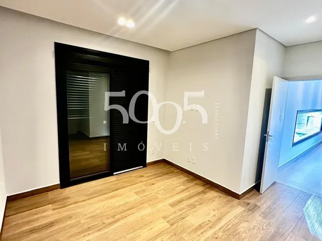 Imagem 2: Casa À Venda no Condomínio Mont Blanc com 3 Suítes