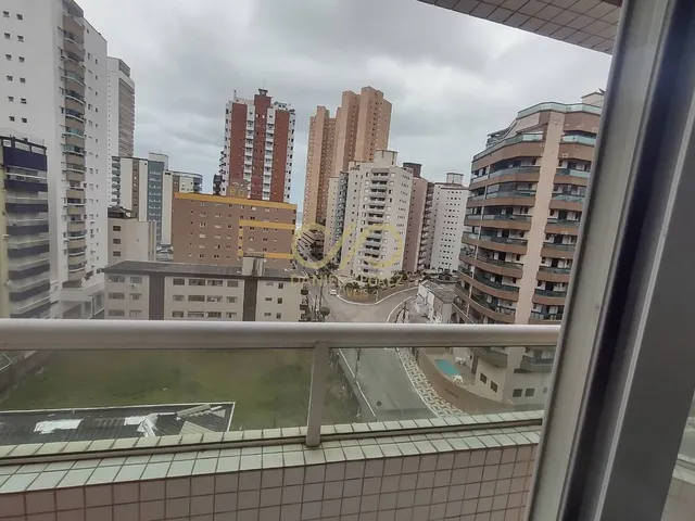 Imagem: O apartamento possui 2 Dormitórios, 1 Suíte, 2 Banheiros,