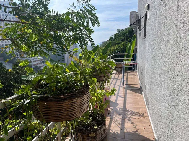 Imagem 2: Casa À Venda em Niterói, Ingá, com 2 Quartos, 107M²