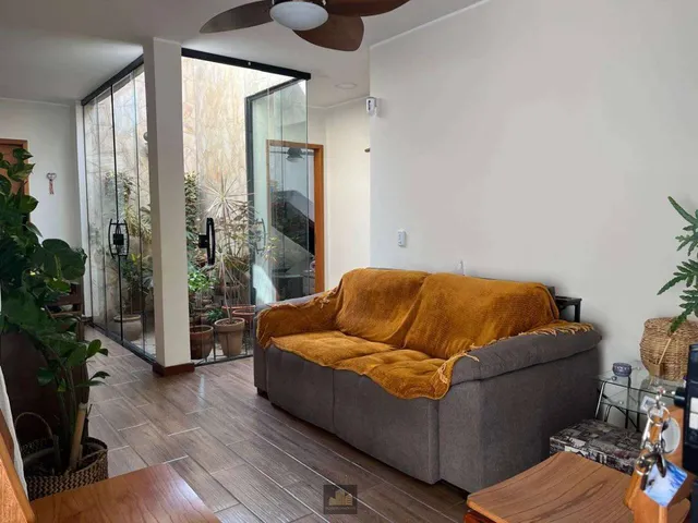Imagem 3: Casa À Venda em Niterói, Ingá, com 2 Quartos, 107M²