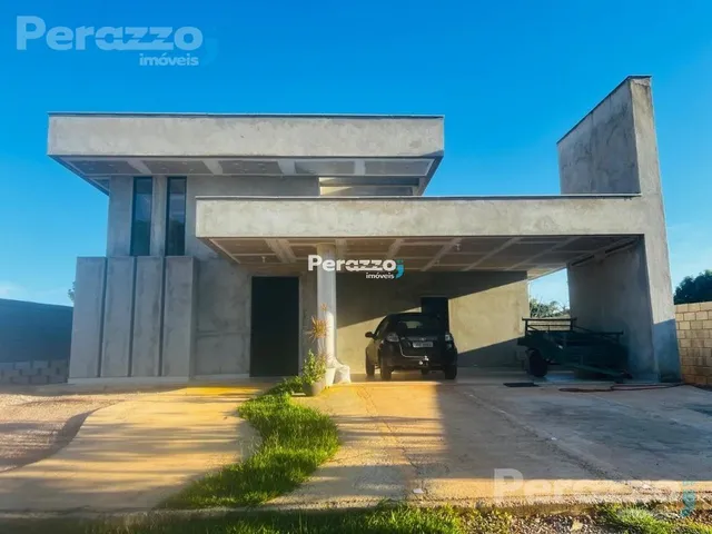 Imagem: Casa moderna com 4 suítes, pé-direito