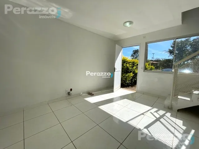 Imagem: A casa possui 2 Dormitórios, 2 Banheiros, 2 Vagas na