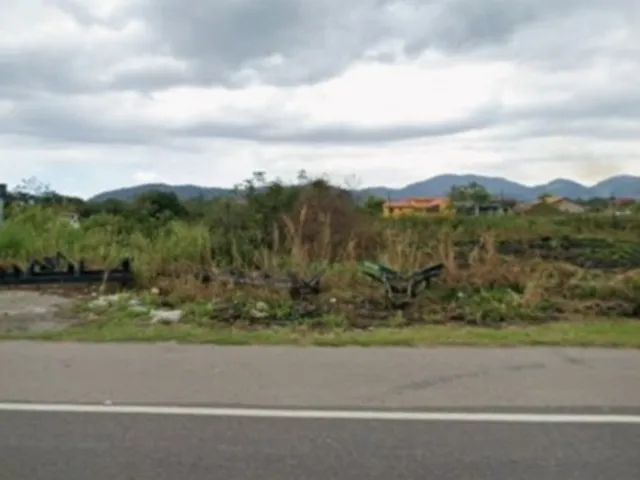 Imagem 4: Área Comercial na Rodovia Rio Santos