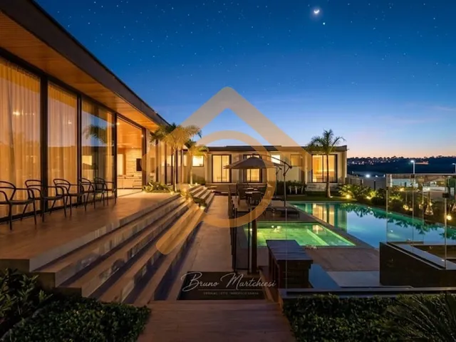 Imagem: Casa de Luxo em Condomínio - 7 Quartos