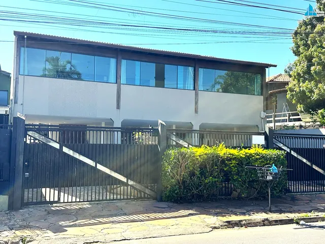 Imagem: A casa possui 4 Dormitórios, 3 Suítes, 4 Banheiros, 4