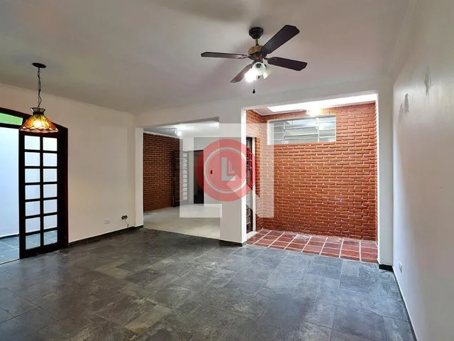 Imagem: Esta espaçosa casa localizada em Santo