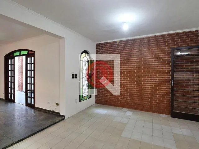 Imagem 13: Esta espaçosa casa localizada em Santo André oferece um conforto excepcional com seus 3