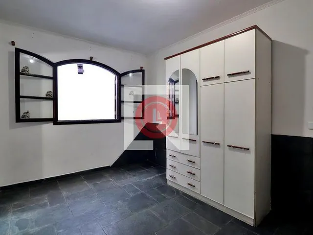 Imagem 2: Esta espaçosa casa localizada em Santo André oferece um conforto excepcional com seus 3