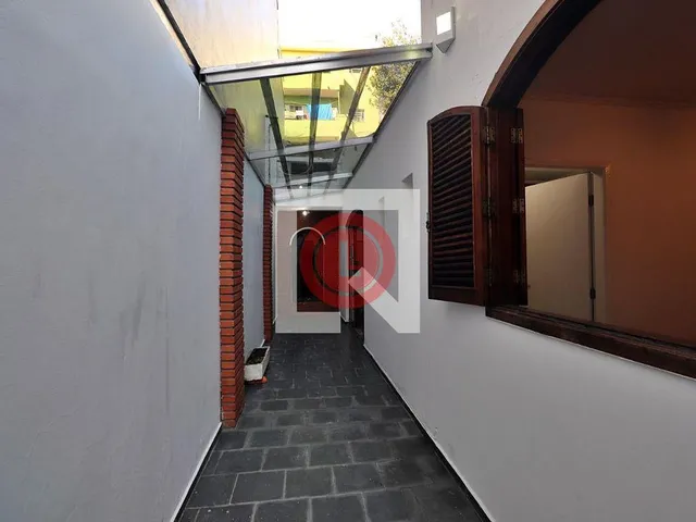 Imagem 15: Esta espaçosa casa localizada em Santo André oferece um conforto excepcional com seus 3
