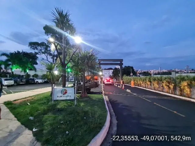 Imagem: O apartamento possui 2 Dormitórios, 1 Banheiro, 1 Vaga na