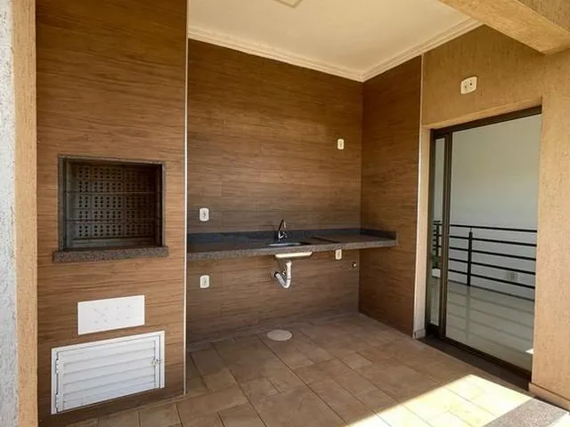 Imagem: A casa possui 4 Dormitórios, 4 Suítes, 6 Banheiros, 3