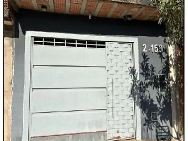 Imagem: A casa possui 2 Dormitórios, 1 Banheiro, 1 Vaga na