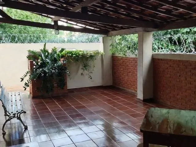 Imagem 5: Imovel com 2 casas separadas para venda na melhor localização de Matao-SP, total 4