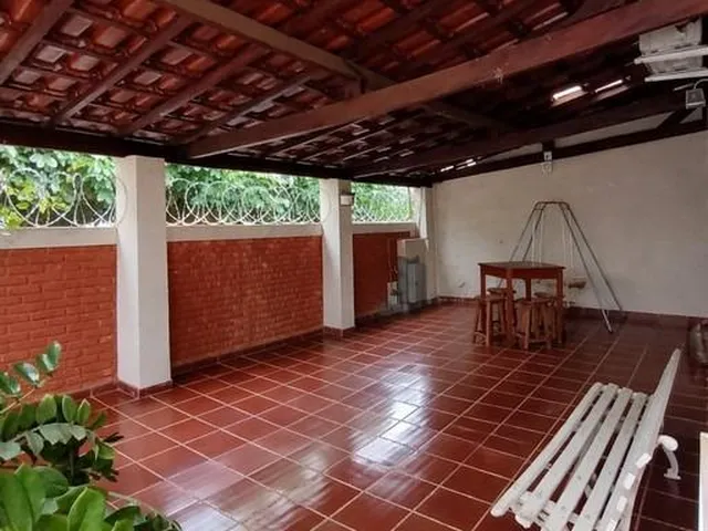 Imagem 9: Imovel com 2 casas separadas para venda na melhor localização de Matao-SP, total 4
