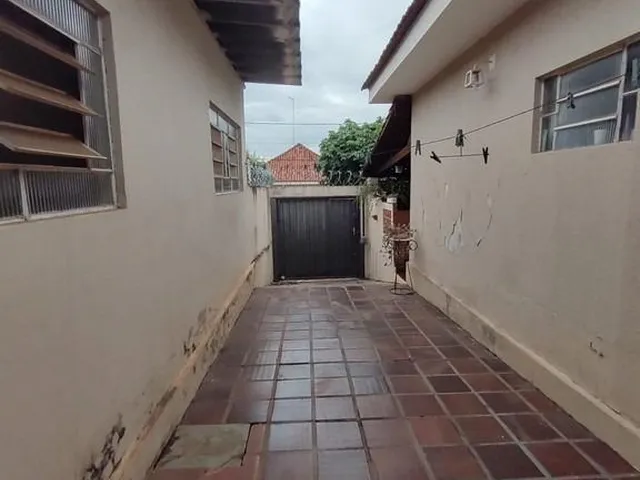 Imagem 2: Imovel com 2 casas separadas para venda na melhor localização de Matao-SP, total 4
