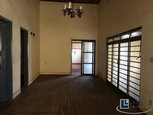 Imagem 12: Casa para venda no Centro de Ribeirão, na Rua Tibiriça, ótima localização, vocação