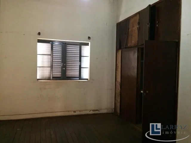 Imagem 4: Casa para venda no Centro de Ribeirão, na Rua Tibiriça, ótima localização, vocação