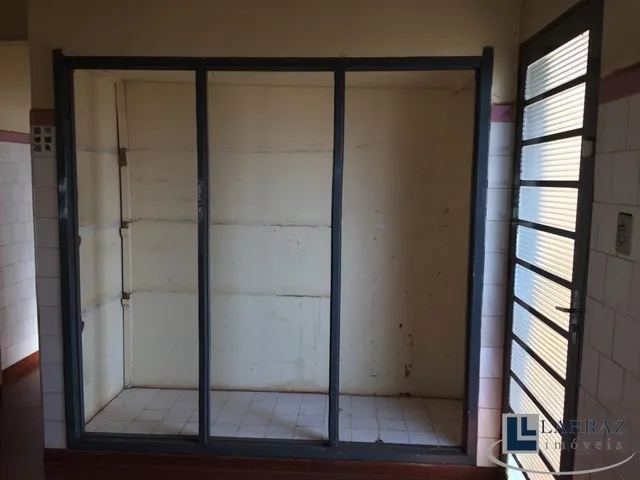 Imagem 15: Casa para venda no Centro de Ribeirão, na Rua Tibiriça, ótima localização, vocação