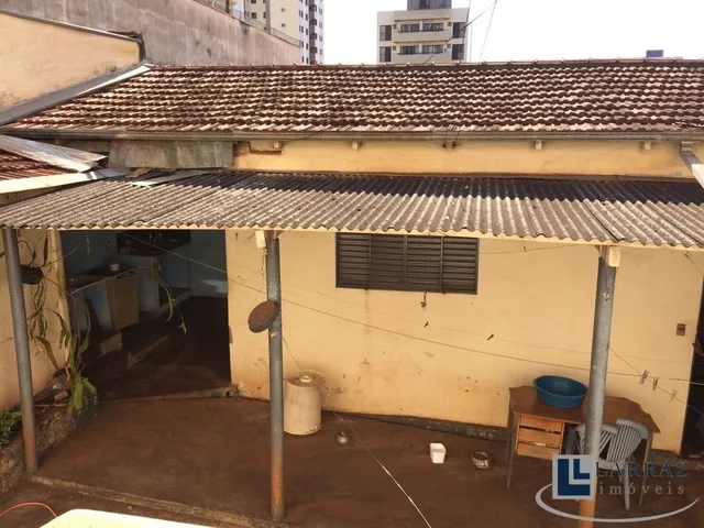Imagem 2: Casa para venda no Centro de Ribeirão, na Rua Tibiriça, ótima localização, vocação
