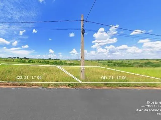 Imagem: O terreno possui 3 Dormitórios, 3 Banheiros, 2 Vagas na