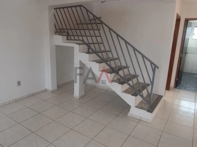 Imagem 2: Sobrado com 4 Quartos e Suíte para Alugar no São Cristóvão