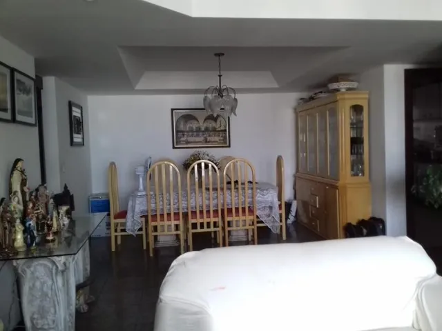 Imagem 2: Apartamento 207m2, andar alto, Sala ampla em L, 4 quartos, 3 suítes todos com closet