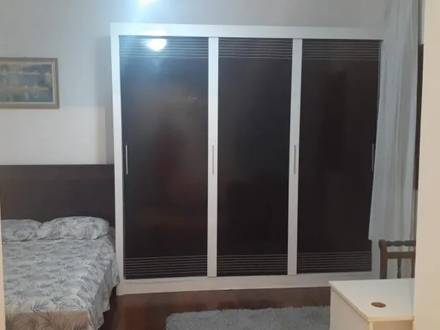 Imagem 3: Apartamento 207m2, andar alto, Sala ampla em L, 4 quartos, 3 suítes todos com closet