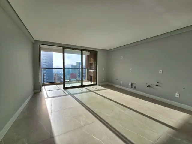 Imagem 8: Apartamento para Venda em Centro com 3 Quartos, Sendo 2 Suítes, 95M²