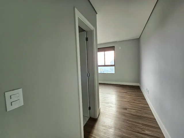 Imagem 6: Apartamento para Venda em Centro com 3 Quartos, Sendo 2 Suítes, 95M²