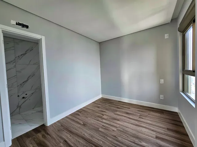 Imagem 12: Apartamento para Venda em Centro com 3 Quartos, Sendo 2 Suítes, 95M²