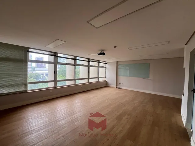 Imagem: A loja possui 1 Banheiro, 48m² de Área e está localizado