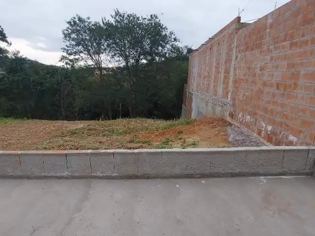 Imagem 3: Terreno com Leve Declive a Venda no Bairro Jardim Marambaia II em Jundiai Sp