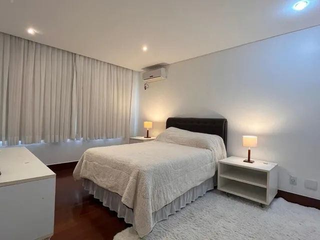 Imagem 9: Vendo Casa em Alphaville I com 600m2, 6/4, sendo 4 suítes, piscina privativa, espaço