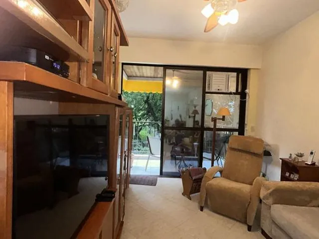 Imagem: Novo Leblon. Ótimo apartamento indevassável
