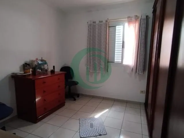 Imagem 4: Venha conhecer este apartamento, com 02 dormitórios, incluindo uma suíte, uma ampla