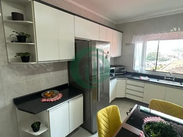 Imagem 6: Sobrado com 262m² de área construída. Possui sala 2 ambientes, 3 dormitórios sendo 1