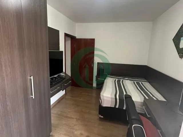 Imagem 12: Sobrado com 262m² de área construída. Possui sala 2 ambientes, 3 dormitórios sendo 1