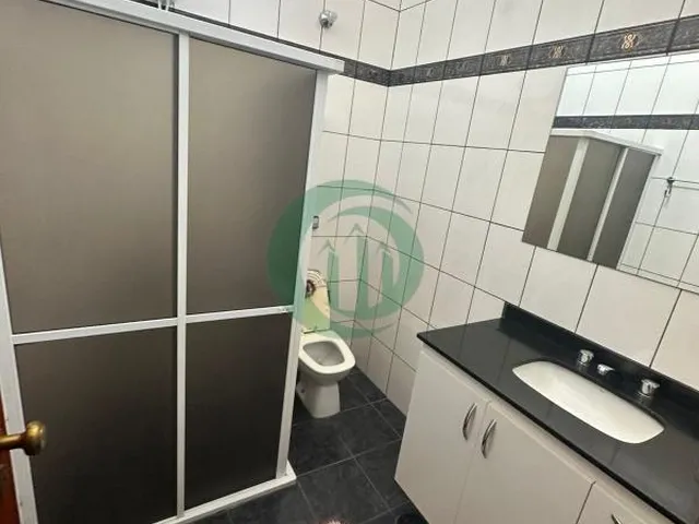 Imagem 15: Sobrado com 262m² de área construída. Possui sala 2 ambientes, 3 dormitórios sendo 1
