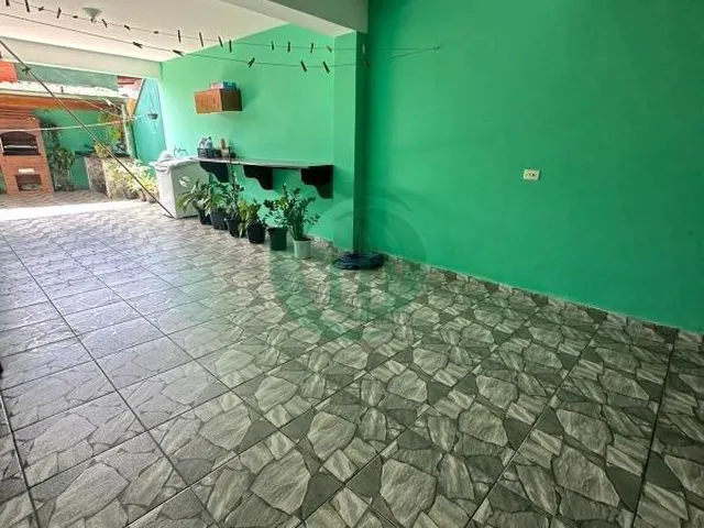 Imagem 14: Sobrado com 262m² de área construída. Possui sala 2 ambientes, 3 dormitórios sendo 1