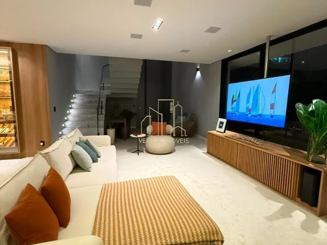 Imagem: Luxuosa casa em condomínio à venda em