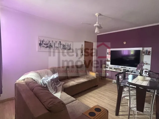 Imagem: O apartamento possui 2 Dormitórios, 1 Banheiro, 1 Vaga na