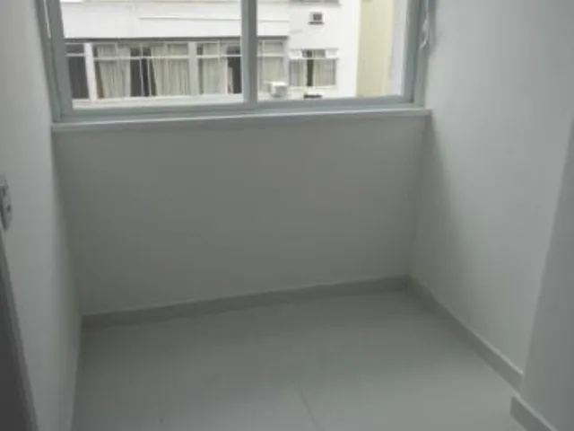 Imagem 4: Apartamento à venda no Leme, Rio de Janeiro-RJ: 1 quarto, 1 suíte, 1 sala, 1 banheiro