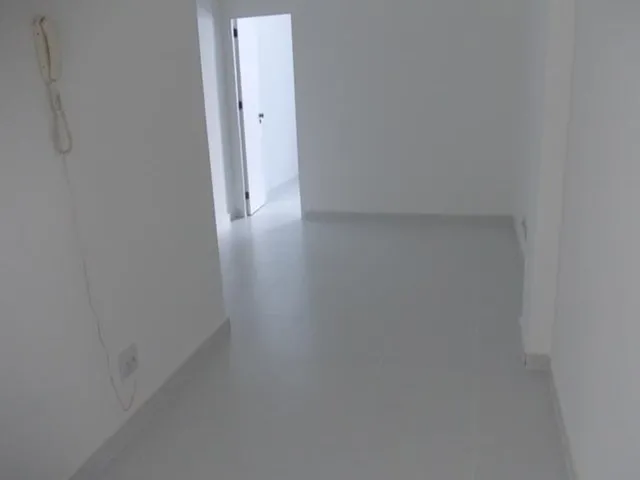 Imagem 2: Apartamento à venda no Leme, Rio de Janeiro-RJ: 1 quarto, 1 suíte, 1 sala, 1 banheiro